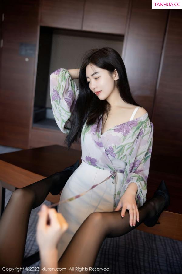  [XiuRen]高清写真图 2023.02.17 No.6279 星子柒kiki 黑丝美腿第21张图片